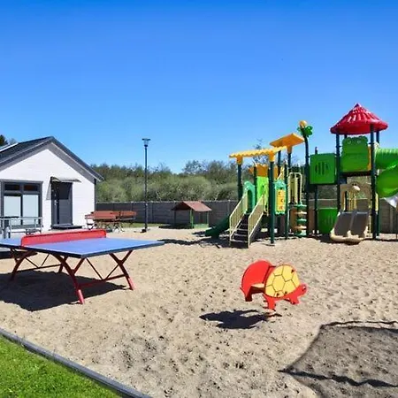 Cozy Homes For 5 People, Azy *