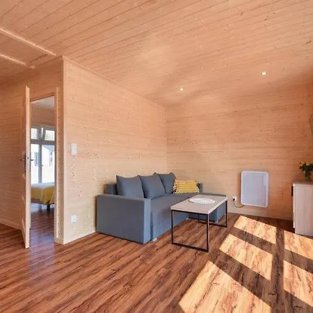 Cozy Homes For 5 People, Azy Dom wakacyjny Łazy